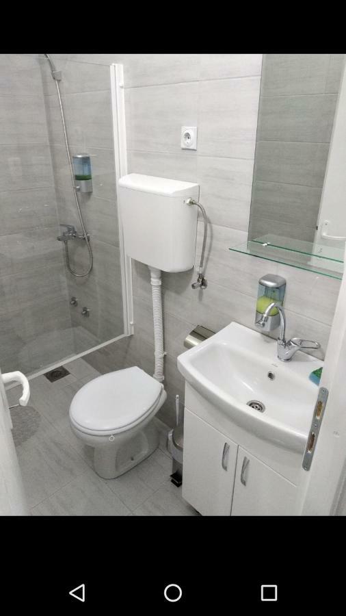 Apartmani Pinokio Ni Екстериор снимка