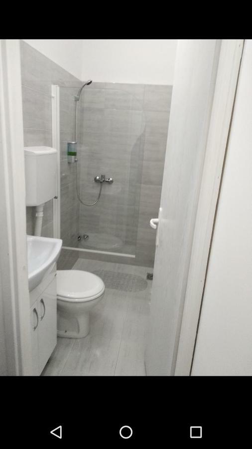 Apartmani Pinokio Ni Екстериор снимка