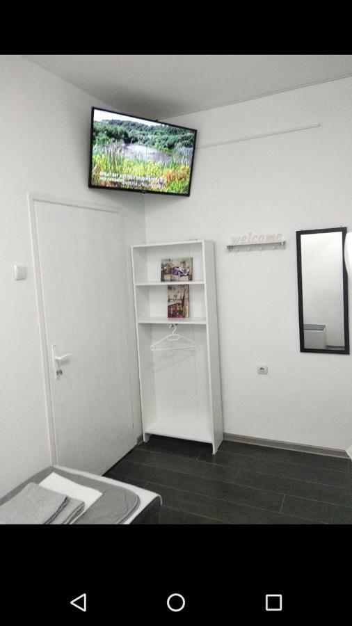 Apartmani Pinokio Ni Екстериор снимка